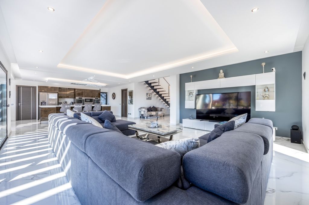 Villa Pias Carvoeiro Olivers Travels 4