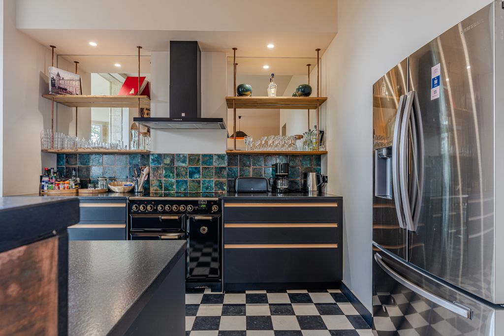 Chateau Armada Aquitane Francee OliversTravels 5