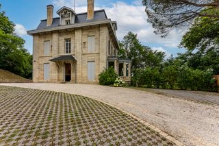 Chateau Armada Aquitane Francee OliversTravels 1