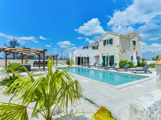 Villa Niksa Dalmatia Coast Olivers Travels 1