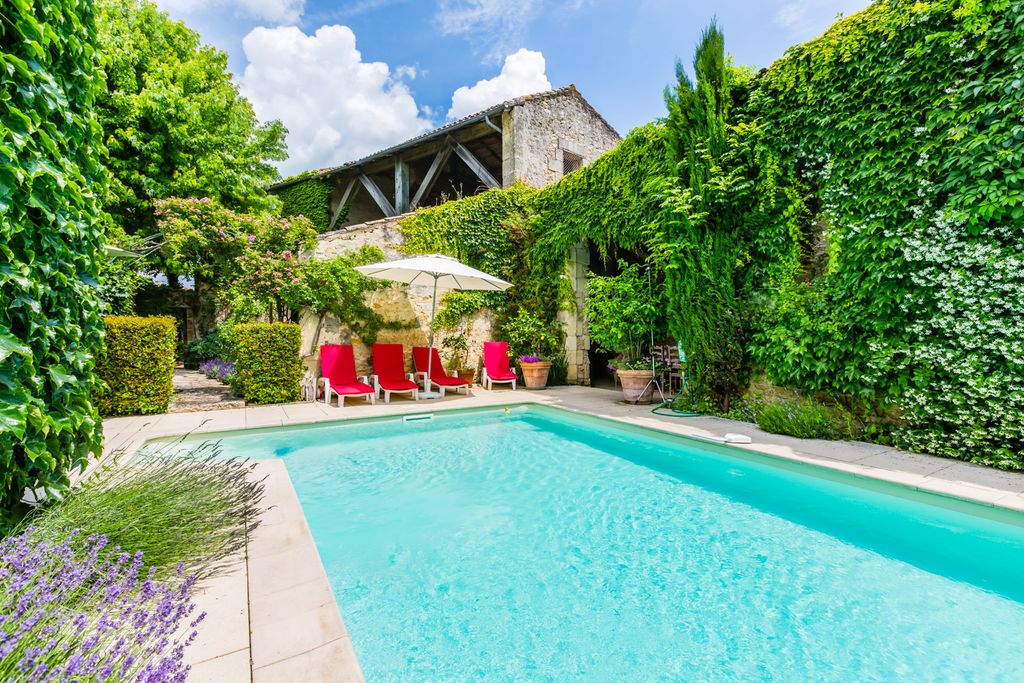 Maison Acacia Aquitane OliversTravels 1