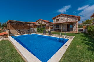 Villas Etthy Halkidiki Olivers Travels 01