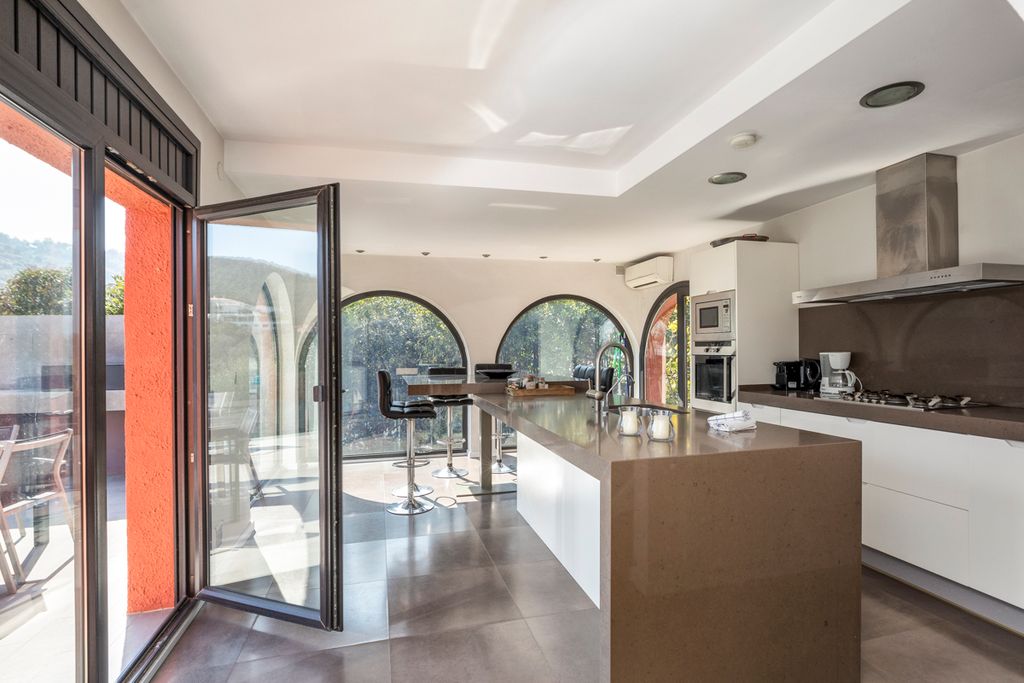 Casa Ivan Costa Brava Olivers Travels 4