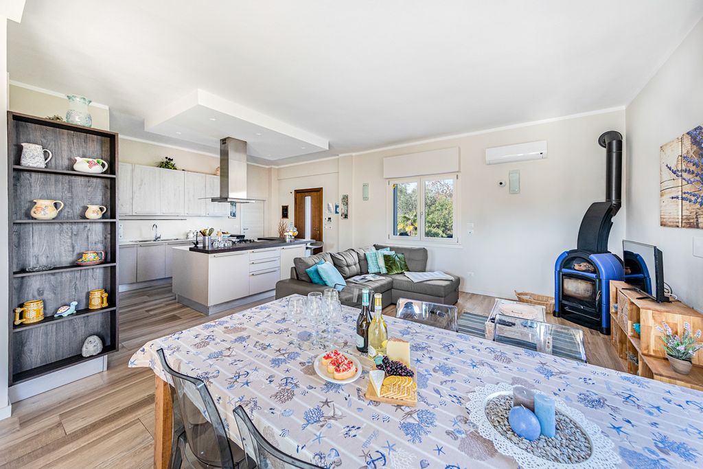 Dente Di Leone Lake Garda Tuscany Olivers Travels 4