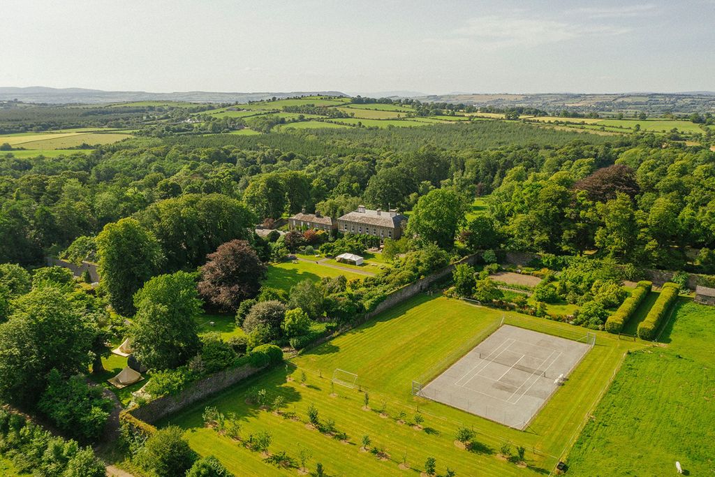 Honey Meadow Ireland Olivers Travels 2 01