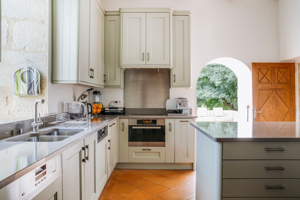 Chateau Fleur Dordogne Olivers Travels 31