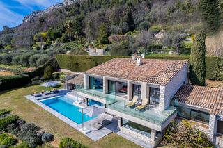 Villa Mercure French Riviera Olivers Travels 1