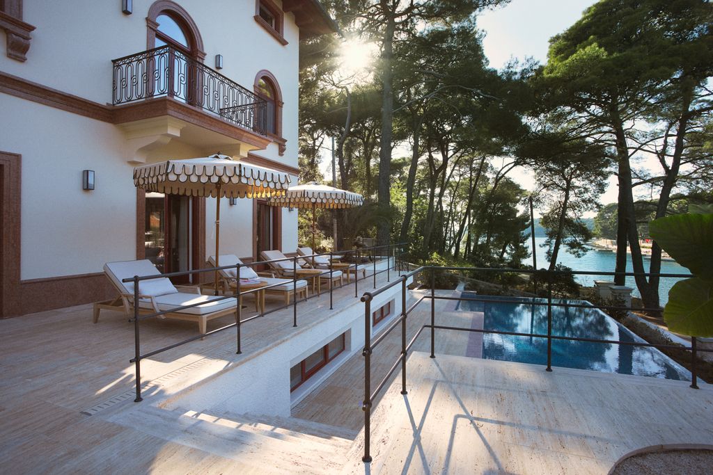 Villa Sea Princess Nika Losinj Olivers Travels 001