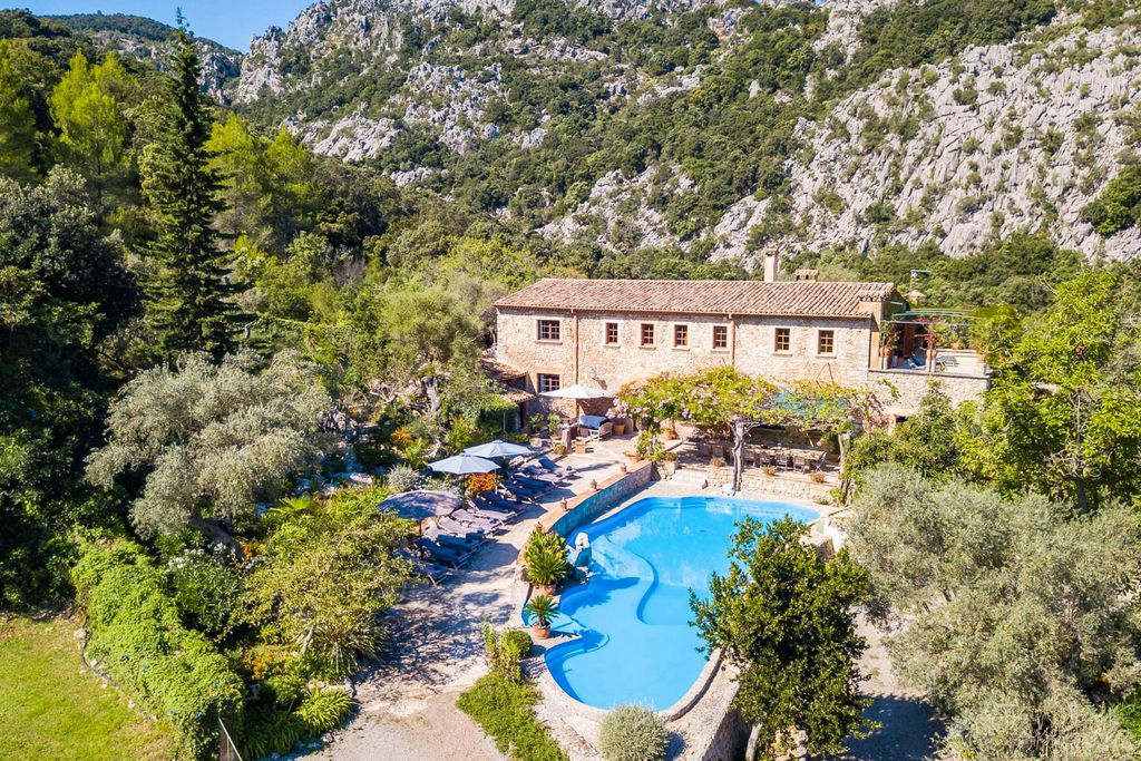 Finca Asnellop Mallorca Spain OliversTravels 2