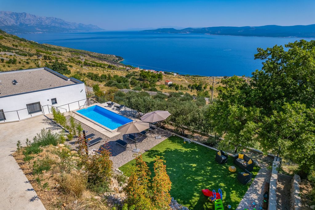 Villa Aveena Dalmatia Coast Olivers Travels 02