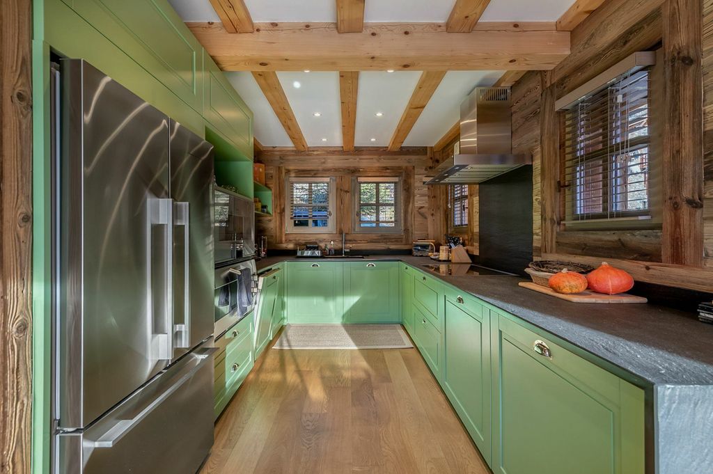 Chalet Halys Belleville Olivers Travels 4 01
