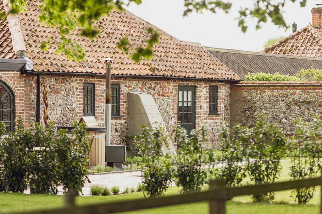 Norfolk Grove Norfolk Olivers Travels 5