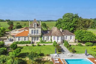 Chateau Valjean Dordogne Olivers Travels 1