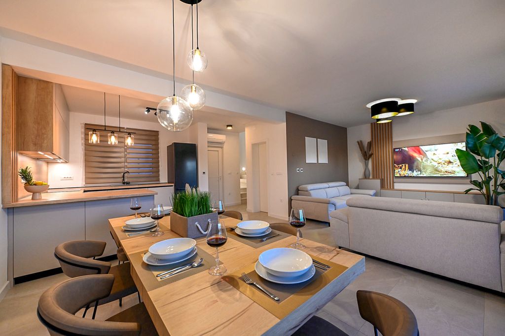 Villa Nuesta Zadar Olivers Travels 3