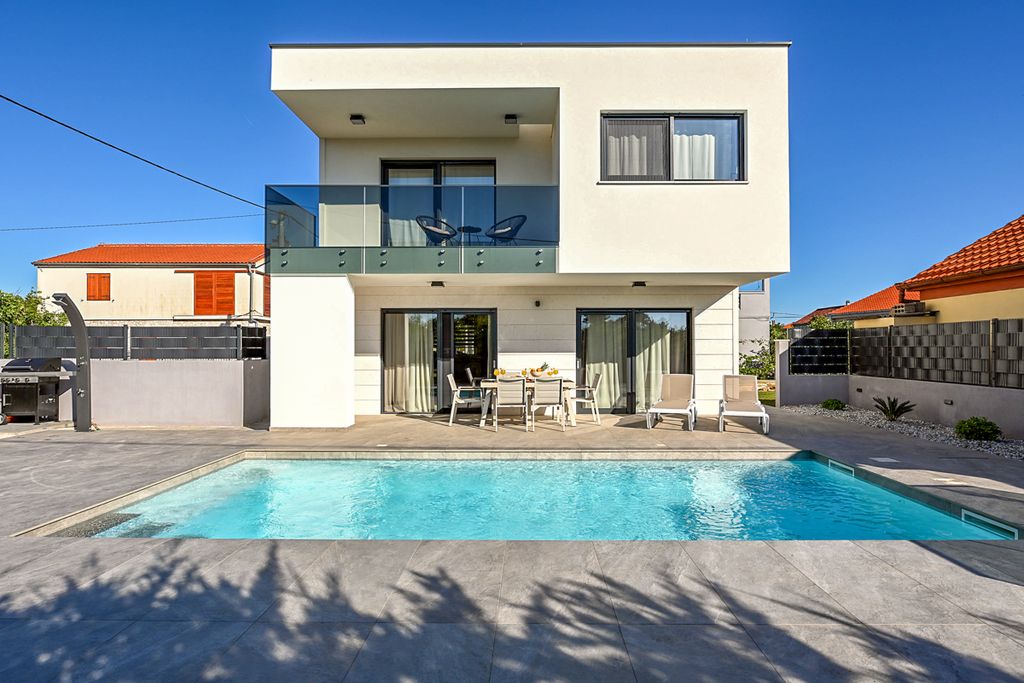 Villa Nuesta Zadar Olivers Travels 1