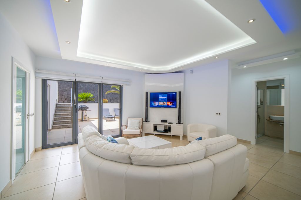 Casa Playa Vista Lanzarote Olivers Travels 3