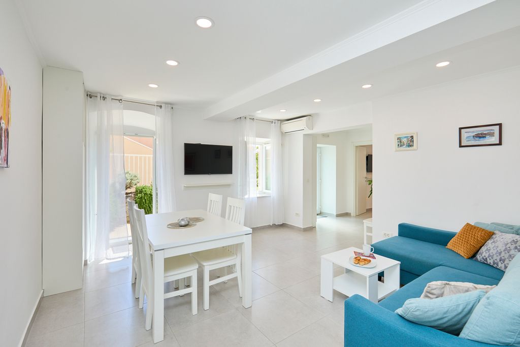 Apartment Ivan Dubrovnik Olivers Travels 2