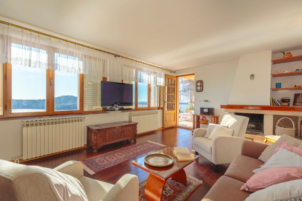 Apartment Lana Dubrovnik Olivers Travels 3