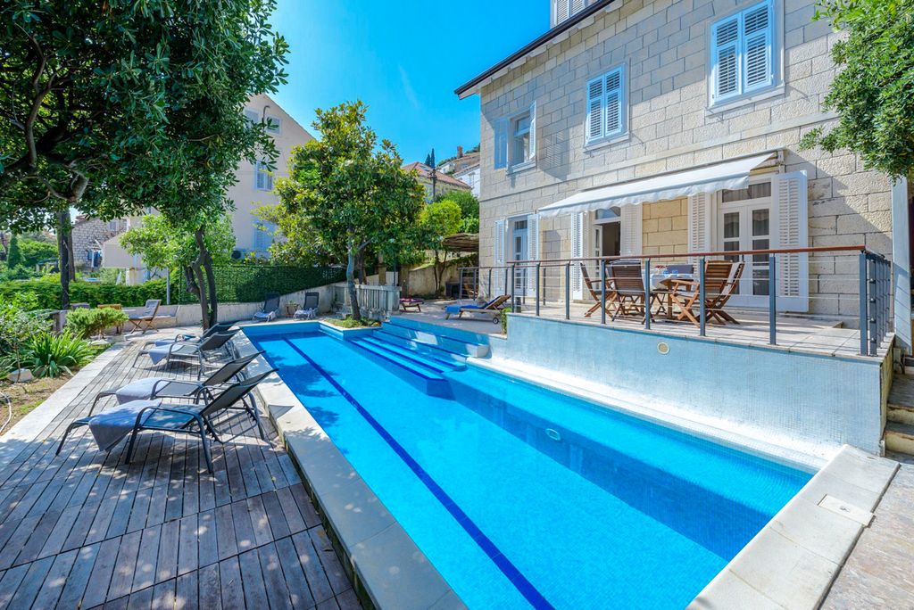 Villa Everlee Dubrovnik Olivers Travels 1