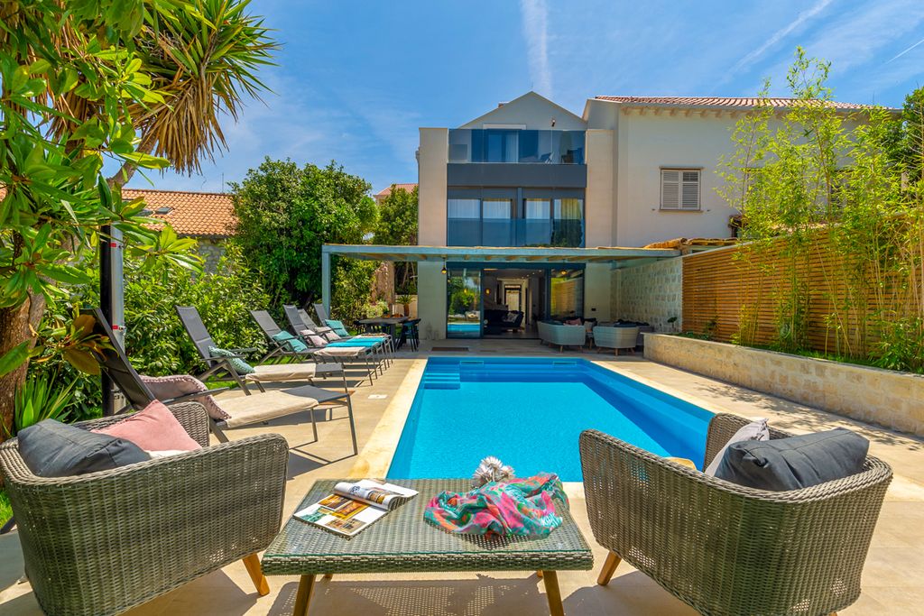 Villa Jewel Dubrovnik Olivers Travels 1