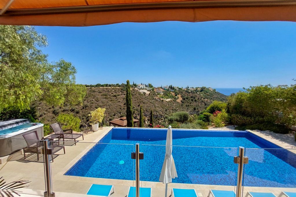Villa Astrix Paphos Olivers Travels 02