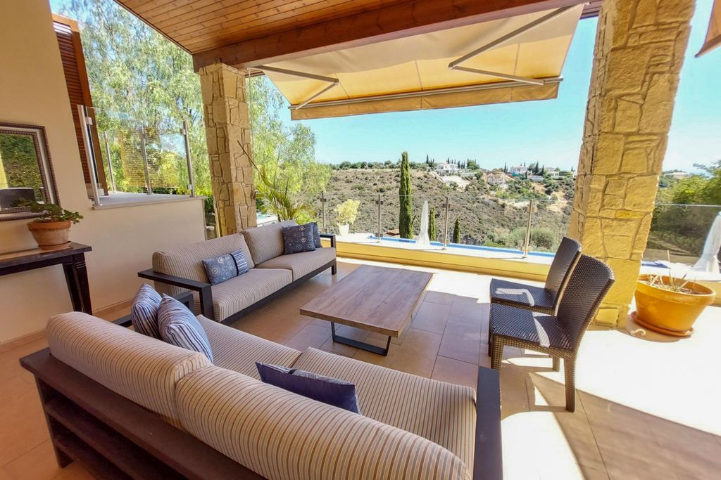 Villa Astrix Paphos Olivers Travels 05