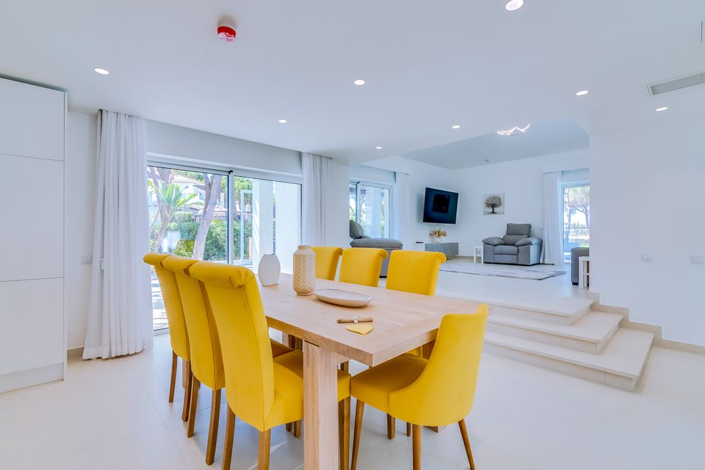 Premium Deluxe 50 Pine Cliffs Olivers Travels 1  4 