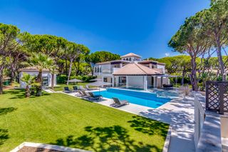 Premium Deluxe 50 Pine Cliffs Olivers Travels 1  1 