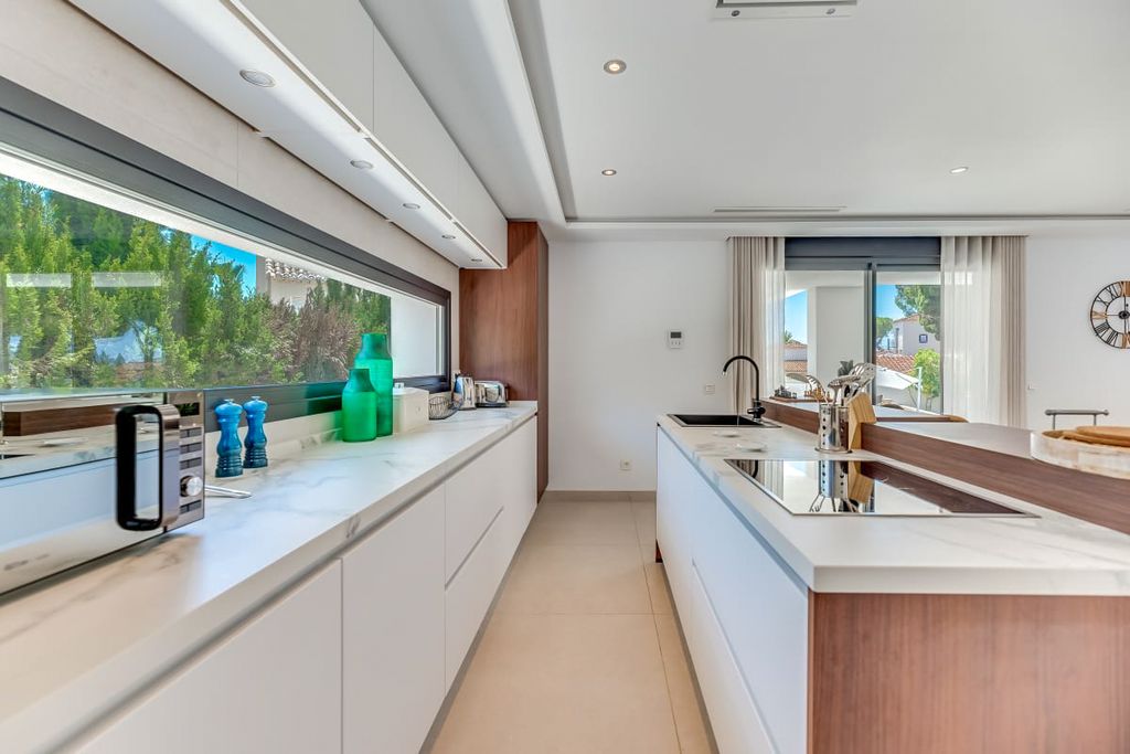 Playa De La Alegria CostaDelSol Olivers Travels 5