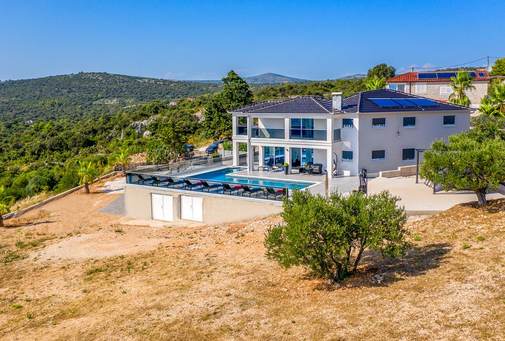 Villa Lavrie Dalmatia Coast Olivers Travels 1
