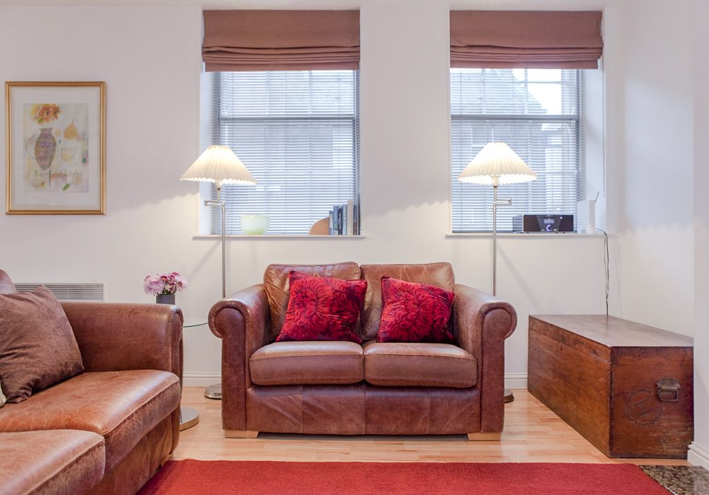 Apartment Mac Edinburgh Olivers Travels 5