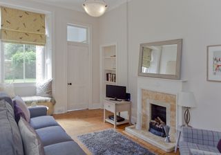 Bonnie Apartment Edinburgh Olivers Travels 1