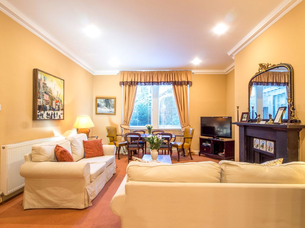 Malcolm Apartment Edinburgh Olivers Travels 1