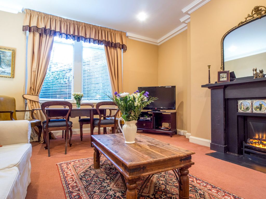 Malcolm Apartment Edinburgh Olivers Travels 3