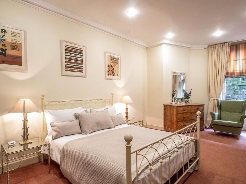 Malcolm Apartment Edinburgh Olivers Travels 5