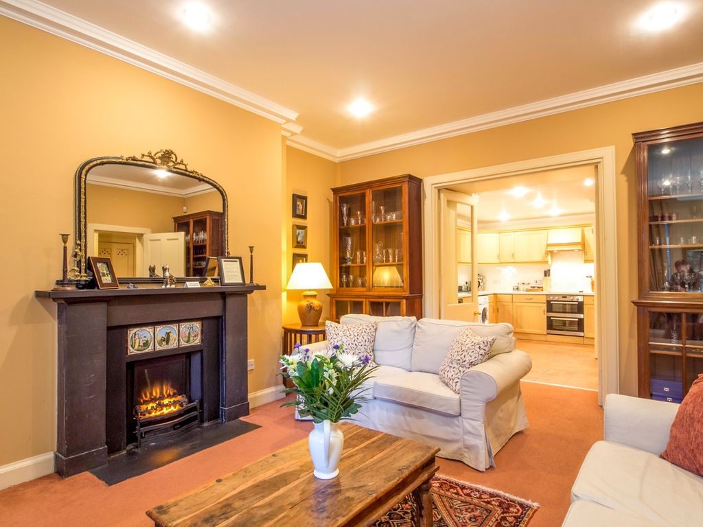 Malcolm Apartment Edinburgh Olivers Travels 2