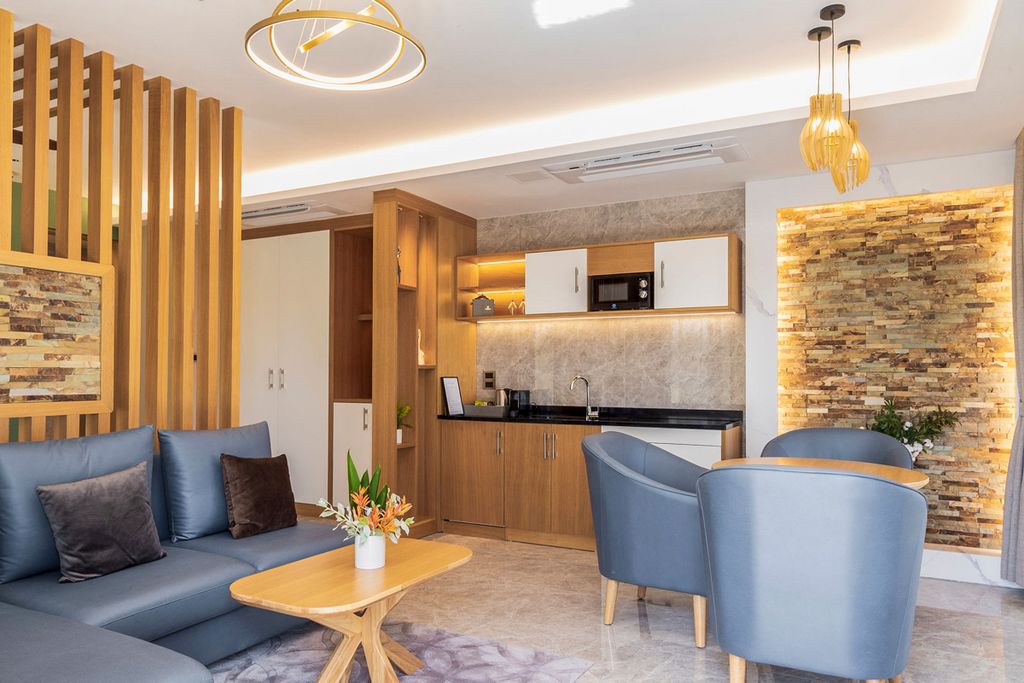 Oranje Hill Suite Golden Rock Olivers Travels 2