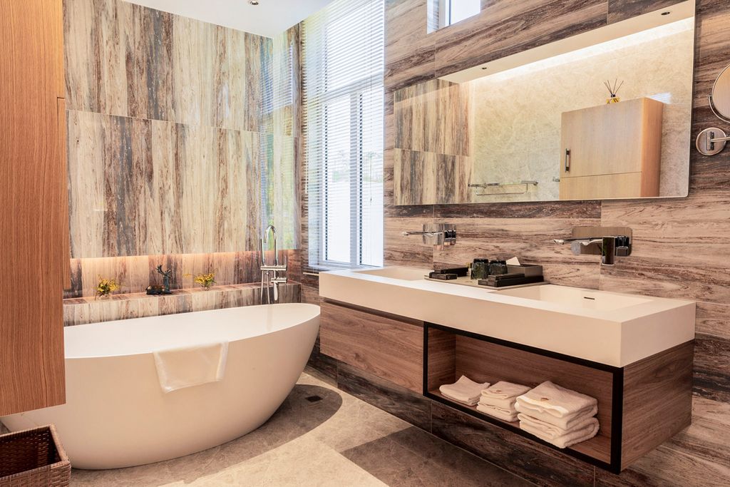 Oranje Hill Suite Golden Rock Olivers Travels 4