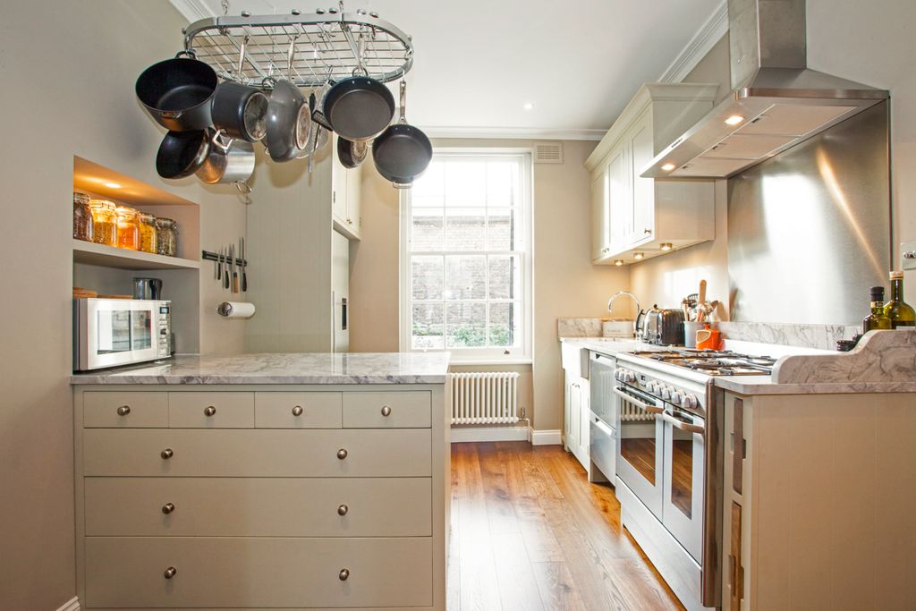 Sawyer House London Olivers Travels 4
