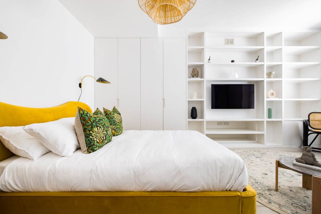 Huxley Studio London Olivers Travels 3