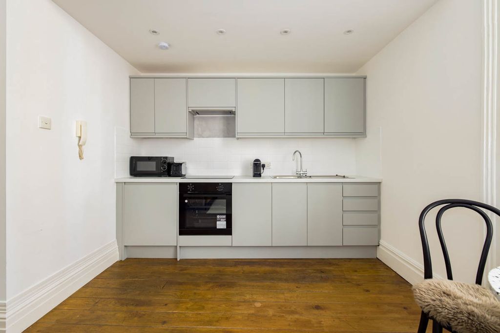 Shaw Apartment London Olivers Travels 4