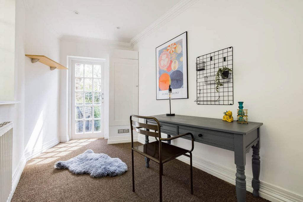 Shaw Apartment London Olivers Travels 5