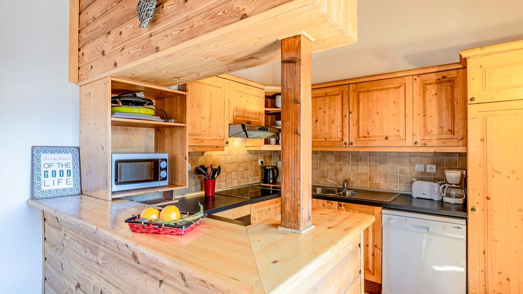 Chalet Sarah Alpe Huez Olivers Travels 4