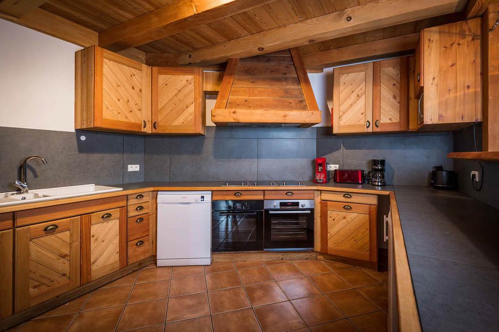 Chalet Lancelotte Alpe D Huez France OliversTravels 3