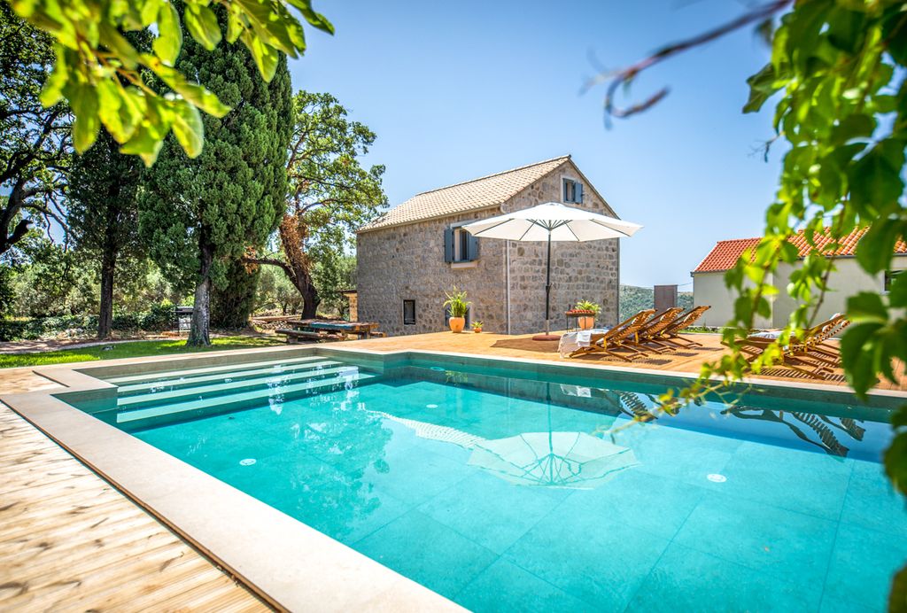 Beech House Dubrovnik Olivers Travels 40