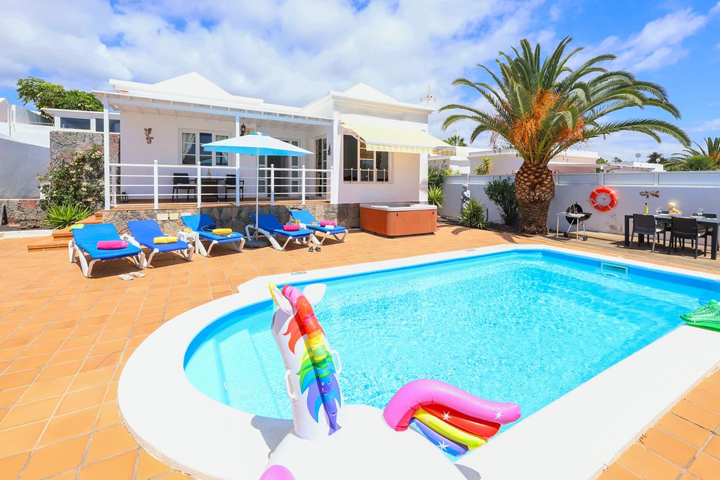 Lanzarote Vegas Lanzarote Olivers Travels 1