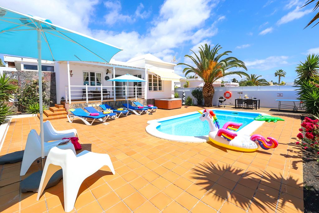 Lanzarote Vegas Lanzarote Olivers Travels 2