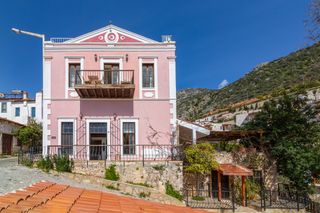 Gumruk Evi Kalkan Olivers Travel 42