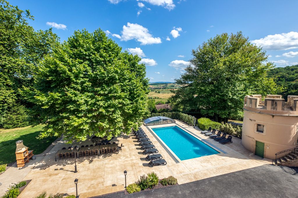 Chateau De La Belle Burgundy France Olivers Travels 2
