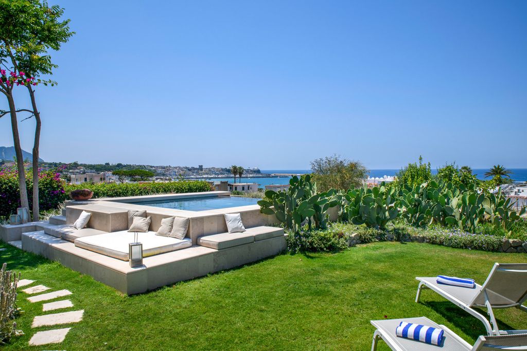 Villa Raul Ischia Olivers Travels 002